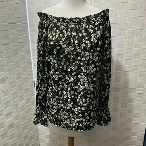 Belle & Sky Off The Shoulder Flowey Top Size Large Black Floral Great Condition